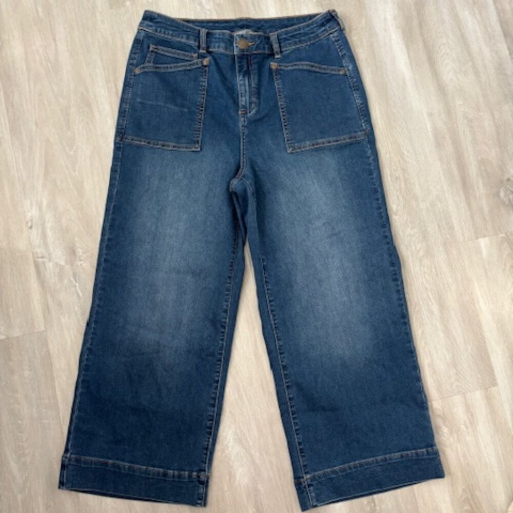 Christopher & Banks Denim Straight Leg Relaxed Fit Cropped Jean - size 6